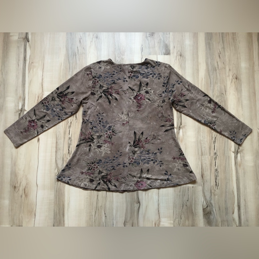 ✨$12 Clear Out ✨ Parsley & Sage Taupe Floral V-Neck Long Sleeve Top - Picture 10 of 10